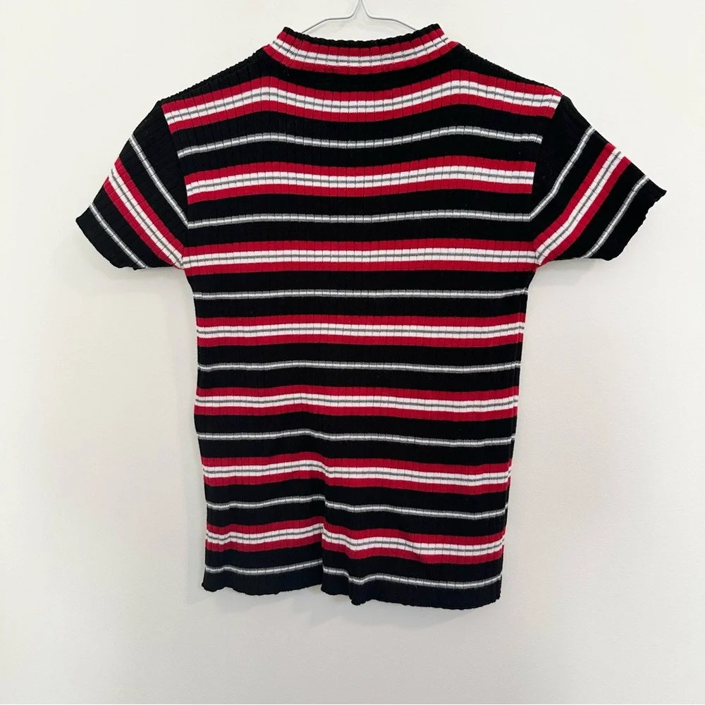 Vintage Retro Ribbed, Fitted Girls size 14 short sleeve cropped top w/ Mock Neck